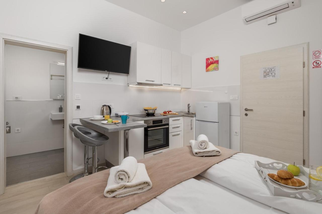 Lux Apartments Rijeka Ngoại thất bức ảnh