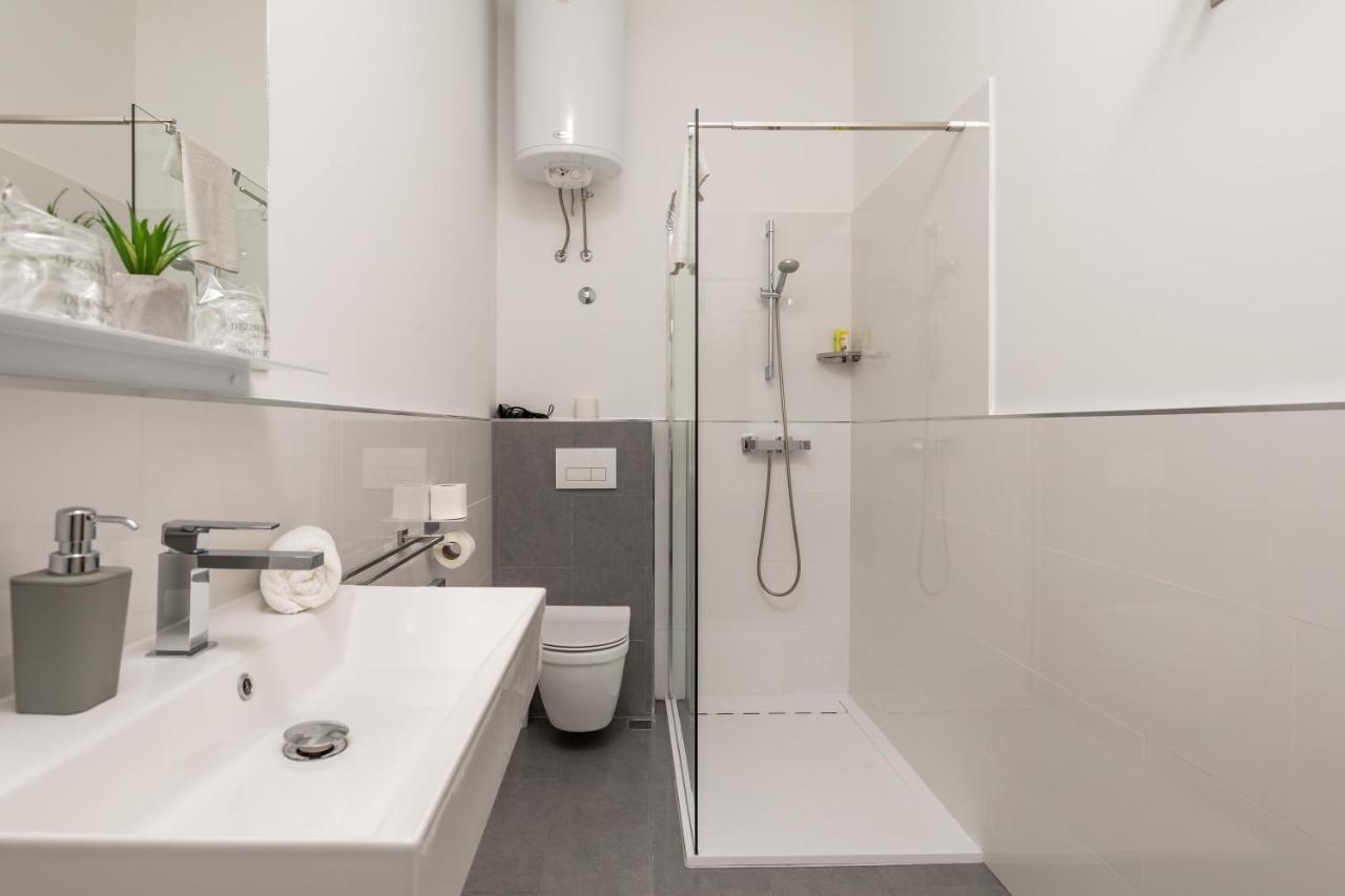 Lux Apartments Rijeka Ngoại thất bức ảnh